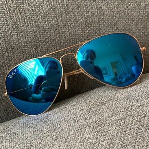 Reflective polarized Ray-Ban aviators